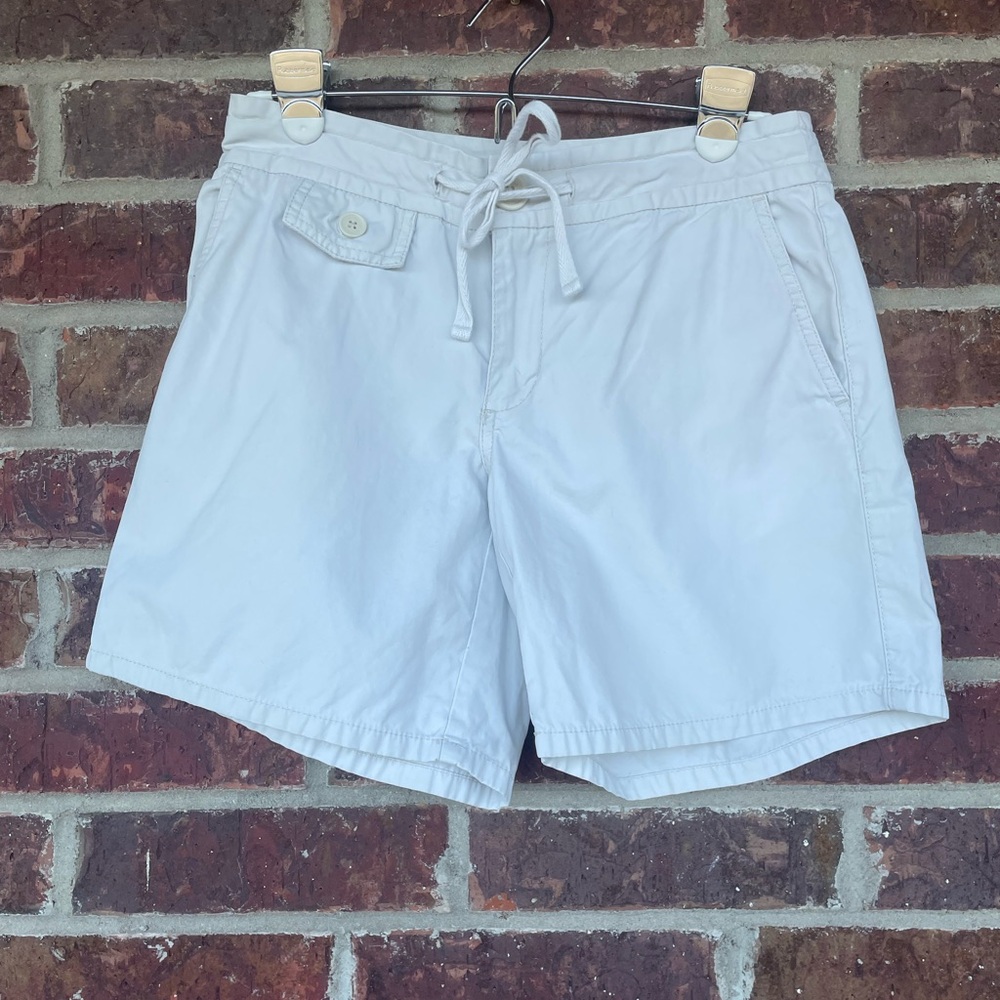 Ladies Light Khaki Walking Shorts Just Below Waist Size 4 With Flaw